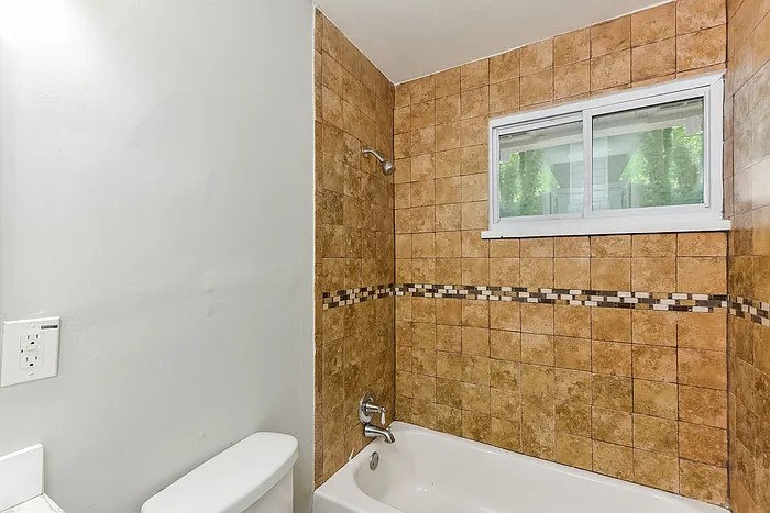 2023 Akron Dr SE — Photo 11