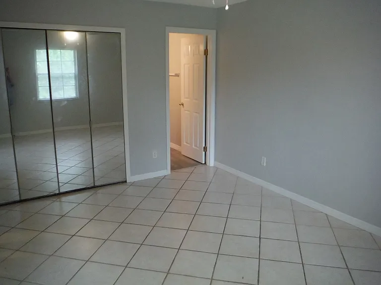 3035 Sir Hamilton Cir — Photo 14