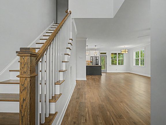 3rd image of 15 Eagle Chase Dr