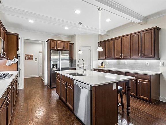 3rd image of 2712 Middlecreek Way #2712