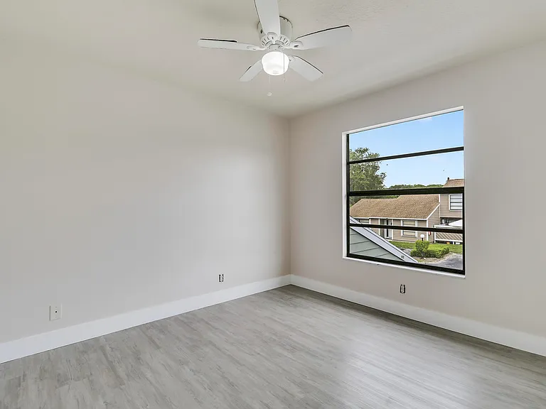 202 Lakewood Dr #11B — Photo 15