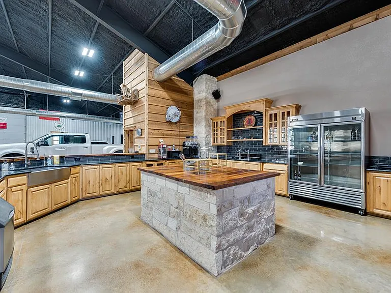 6207 N County Road 1244 — Photo 47
