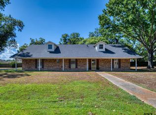 514 Charmwood Dr, Chandler, TX 75758