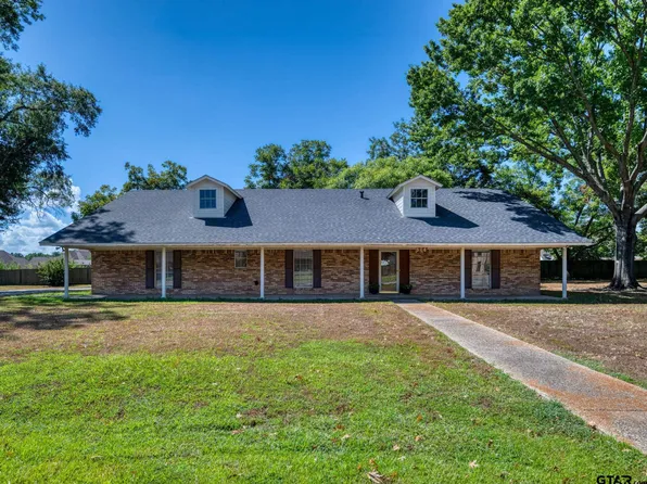 514 Charmwood Dr, Chandler, TX 75758