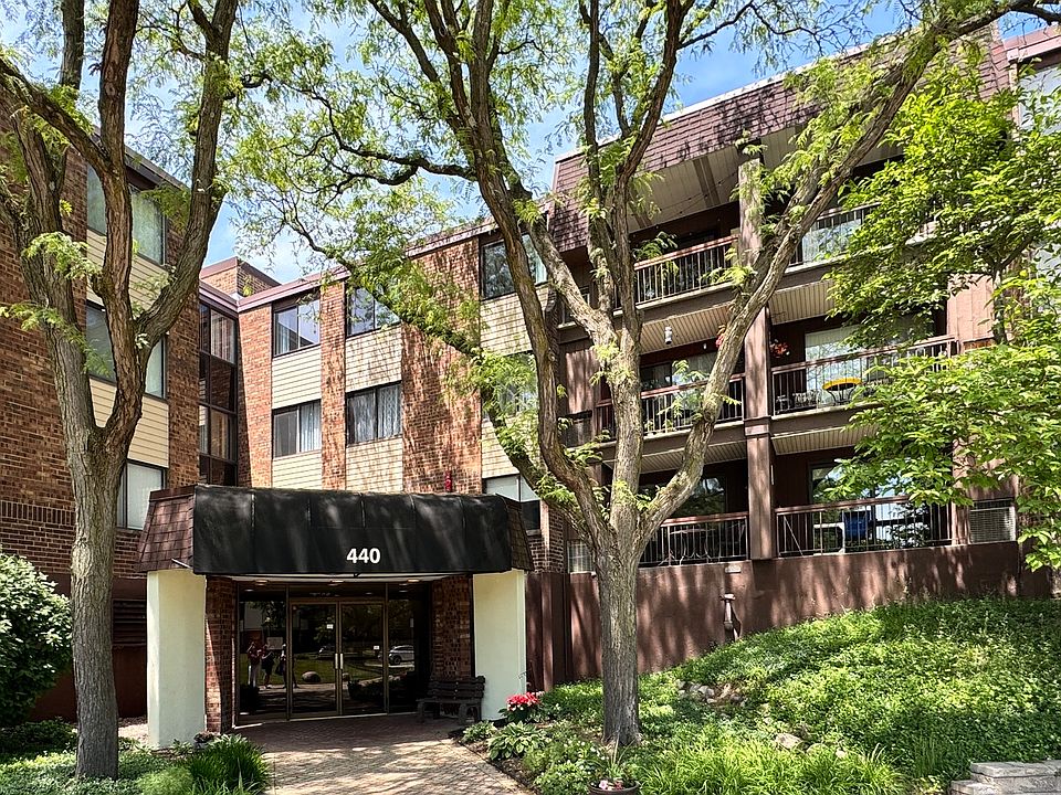 1st image of 440 Raintree Ct Unit 3G