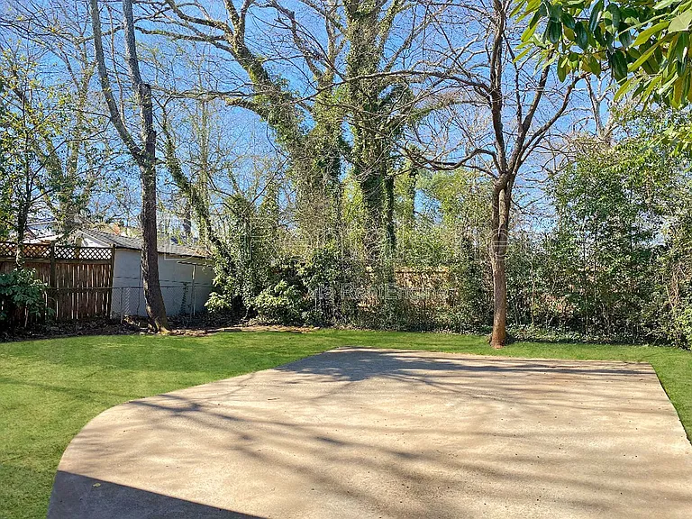1739 Sylvan Rd SW — Photo 5