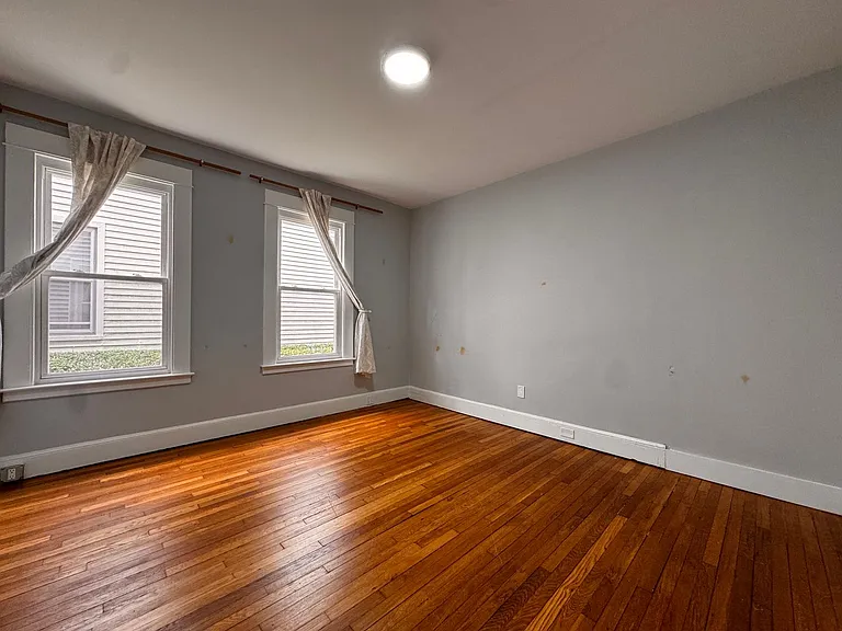 155 Foster St — Photo 8