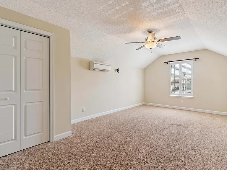 235 Wellington Pl — Photo 21