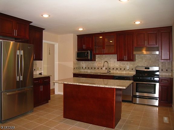 3rd image of 36 Cortright Rd