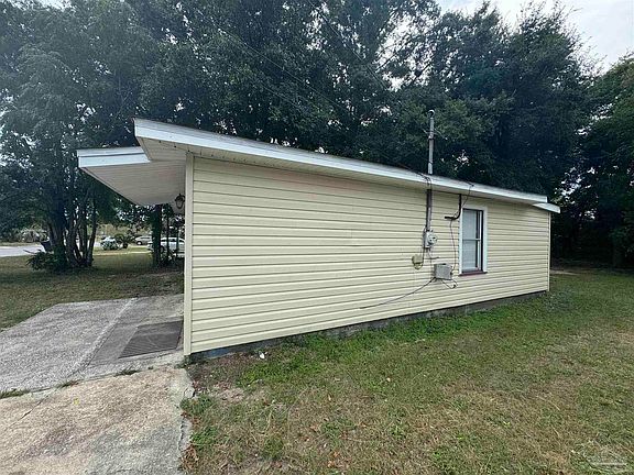 3rd image of 3317 Marcus Dr