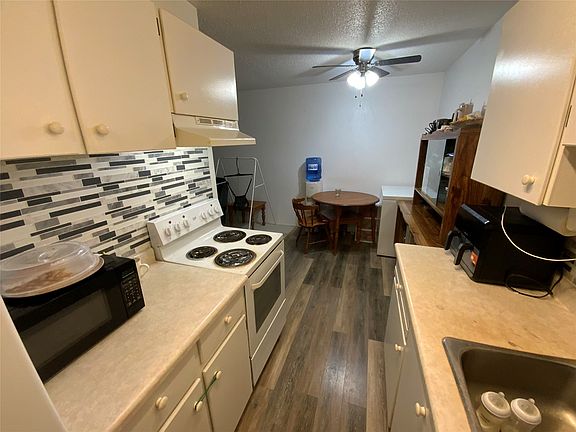 4th image of 803 Fairview Rd #203