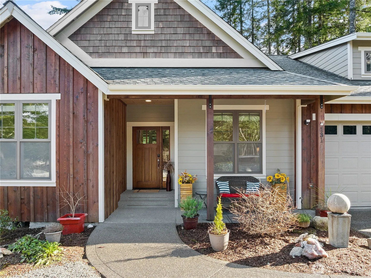 131 E Country Club Drive W photo 1