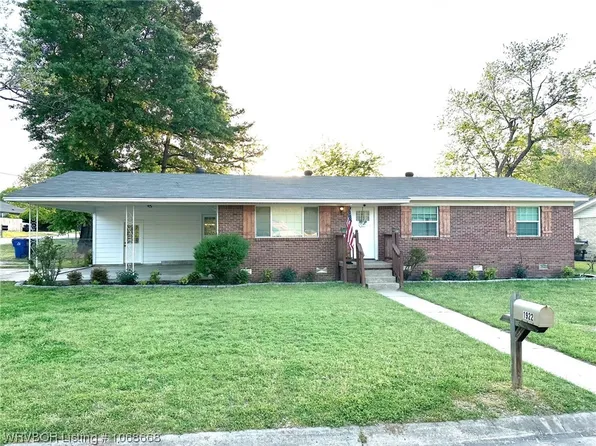 1922 S 71st St, Fort Smith, AR 72903