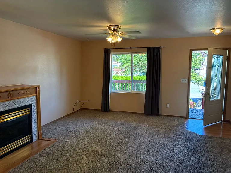 2600 Arbor St — Photo 2