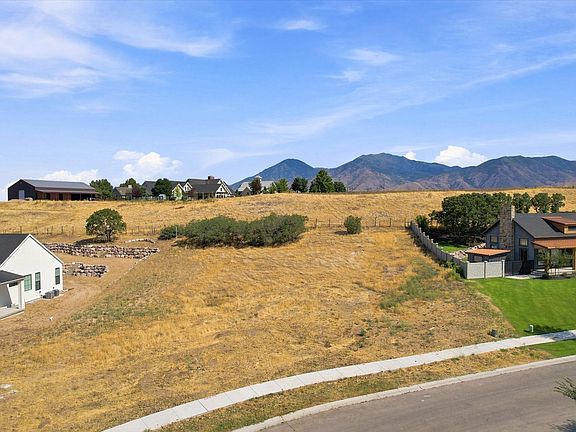 2nd image of 263 Twin Hollow Cir