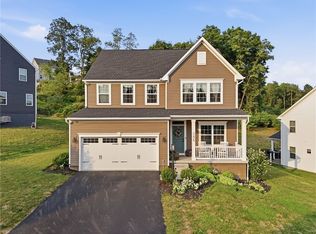 155 Woodsman Ridge Dr, Zelienople, PA 16063