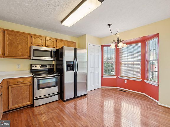 3rd image of 409 W Park Dr