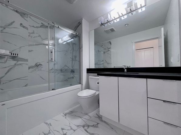 2 bedroom rental in Surrey — photo 13
