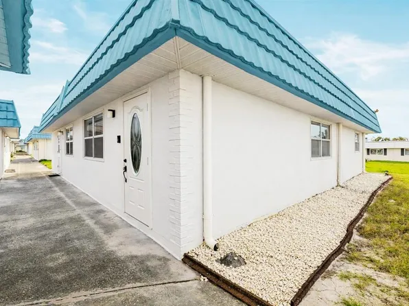 1801 Bedford Ln APT 27, Sun City Center, FL 33573