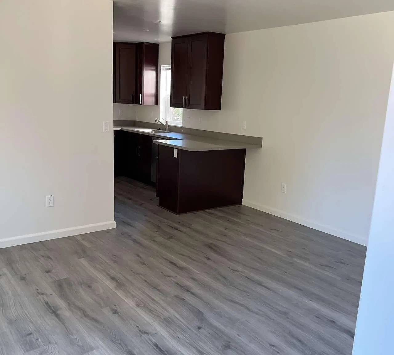 3 bed, $5,100 — Photo 2