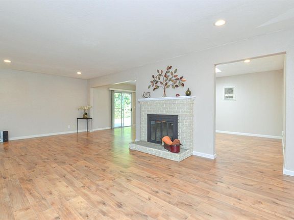 4th image of 4468 N Van Dyke Ave