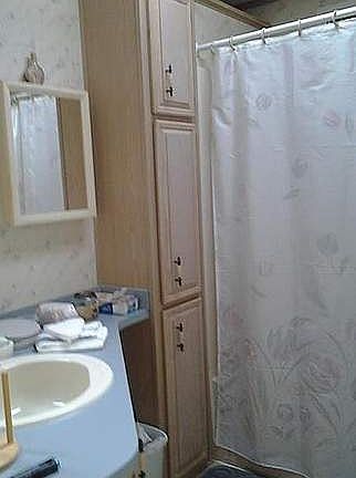 5th image of 16 Falls Way Dr