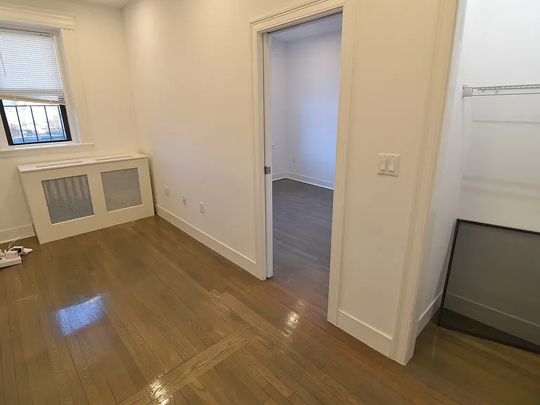 11 Queensberry St #19 — Photo 8