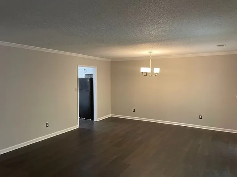 2128 Montreat Dr — Photo 5
