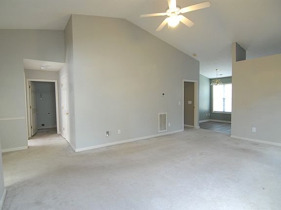 4th image of 800 Remount Ct Unit 32