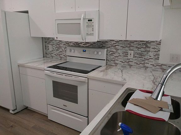 2nd image of 28920 Bermuda Pointe Cir Unit 204