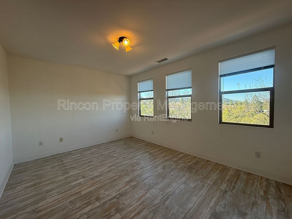 1st image of 43 Jensen Ct