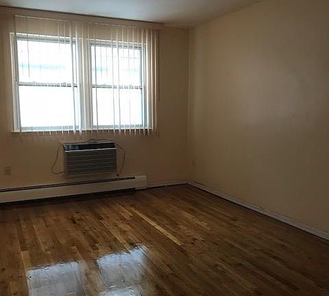 3rd image of 7304 14th Ave #1