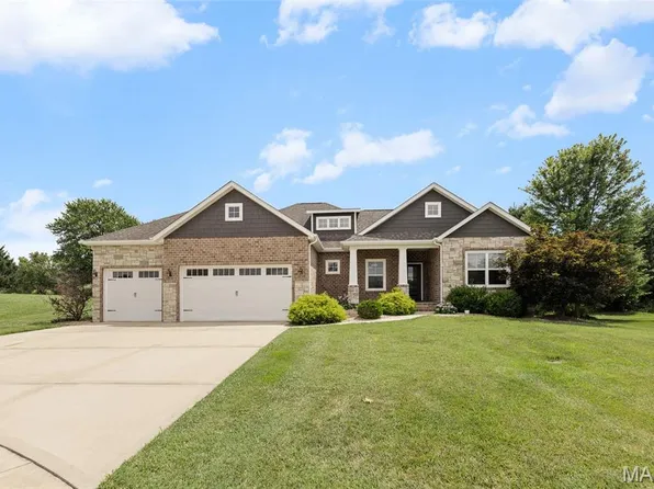 124 Savannah Ct, Glen Carbon, IL 62034