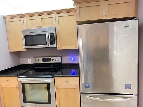 2nd image of 1600 Arch St #712