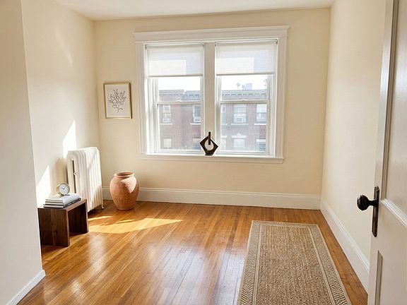 4th image of 26 Park Vale Ave APT 10