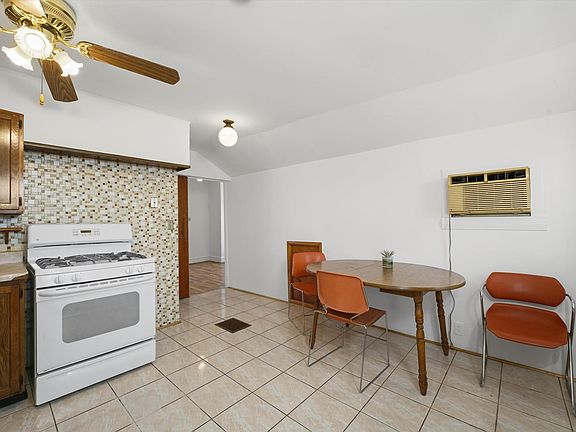 2nd image of 5943 W Waveland Ave #2