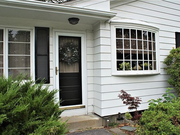 3rd image of 108 Squantum Dr