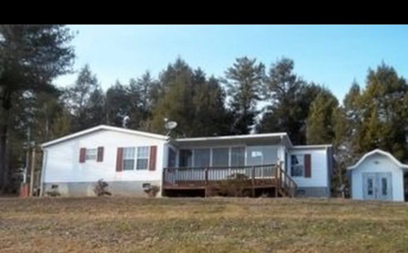 4 bed, 2000 sqft, $2,000 — Photo 1