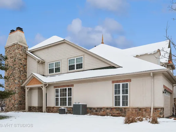 363 Bay Tree Cir, Vernon Hills, IL 60061