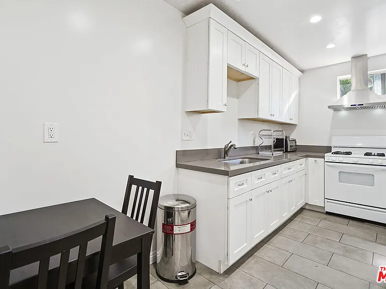 1449 Butler Ave #1B — Photo 15