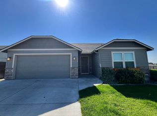 809 S Hamilton Rd, Moses Lake, WA 98837