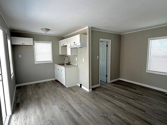 5th image of 8 Cook St #8