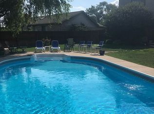 43217 Sinnamon Ln, Clinton Township, MI 48038