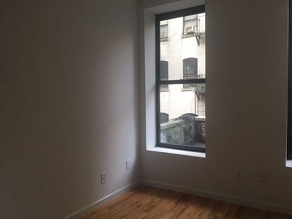 3rd image of 178 Norfolk St APT 2