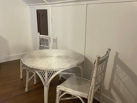 3rd image of 708 Greenwood Dr #6