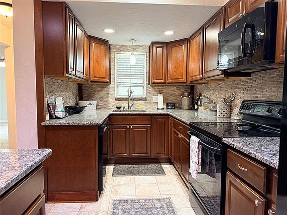 2nd image of 5418 SW 4th Pl