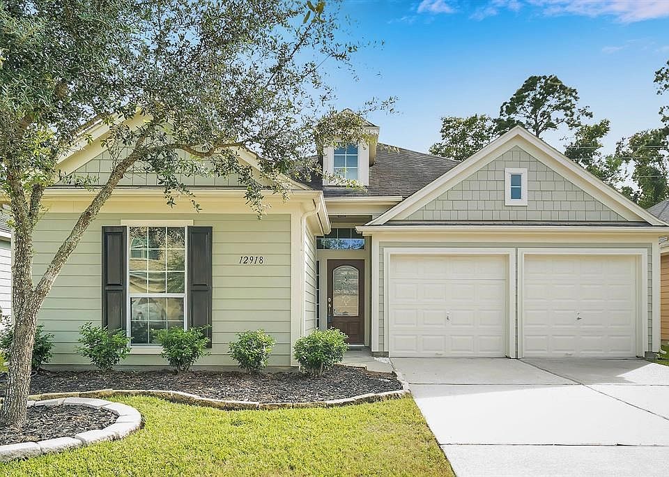 Welcome to 12918 Pecan Shores