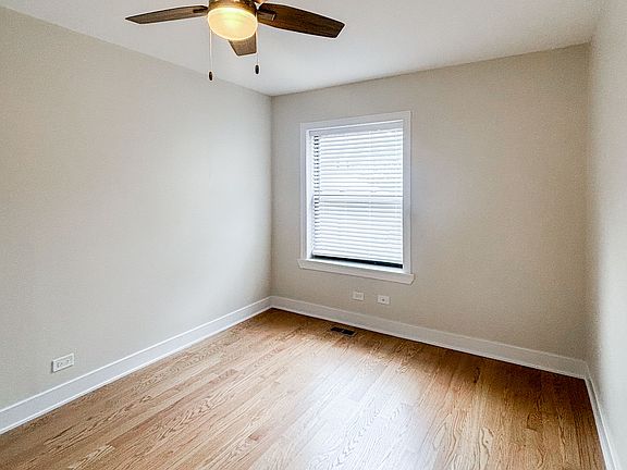 3rd image of 1950 W Wilson Ave #1Y