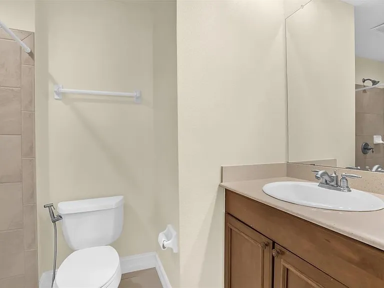 4636 Messina Dr — Photo 15