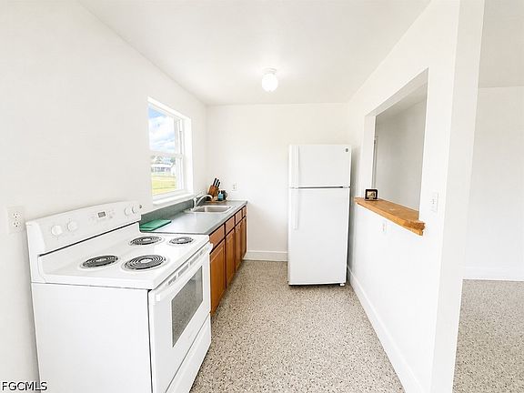 3rd image of 298 6th St